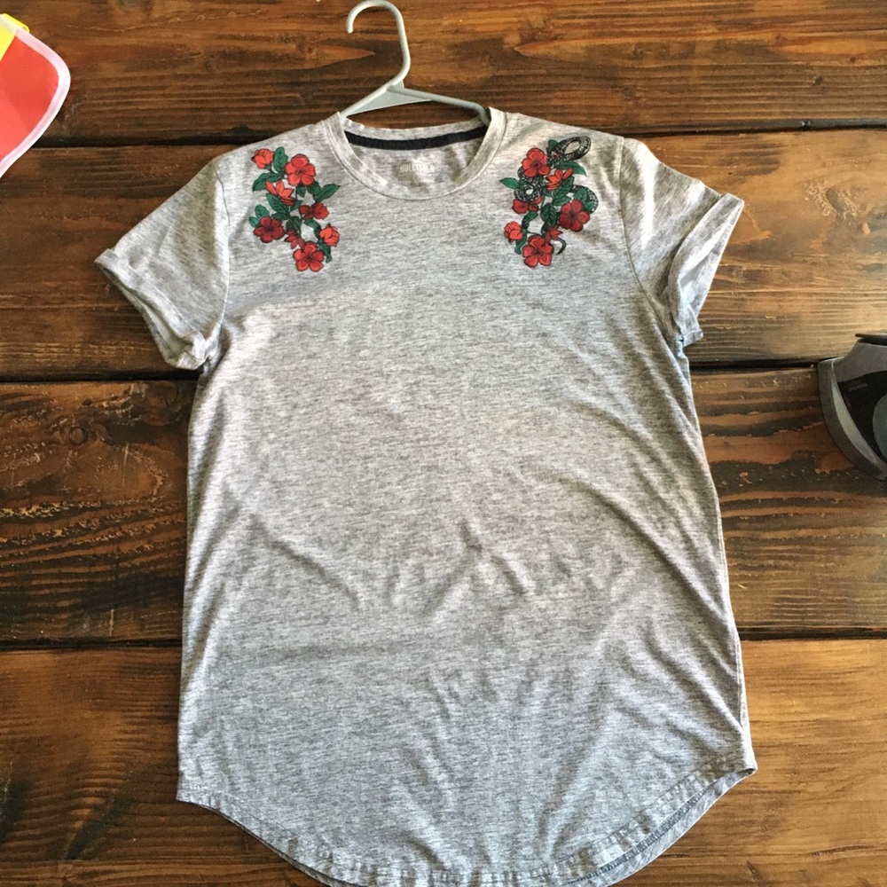 Men’s Hollister curved hem T Must Have Collection